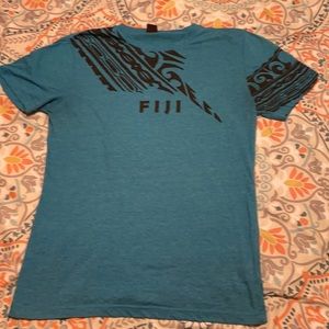 Fiji Tee t shirt large